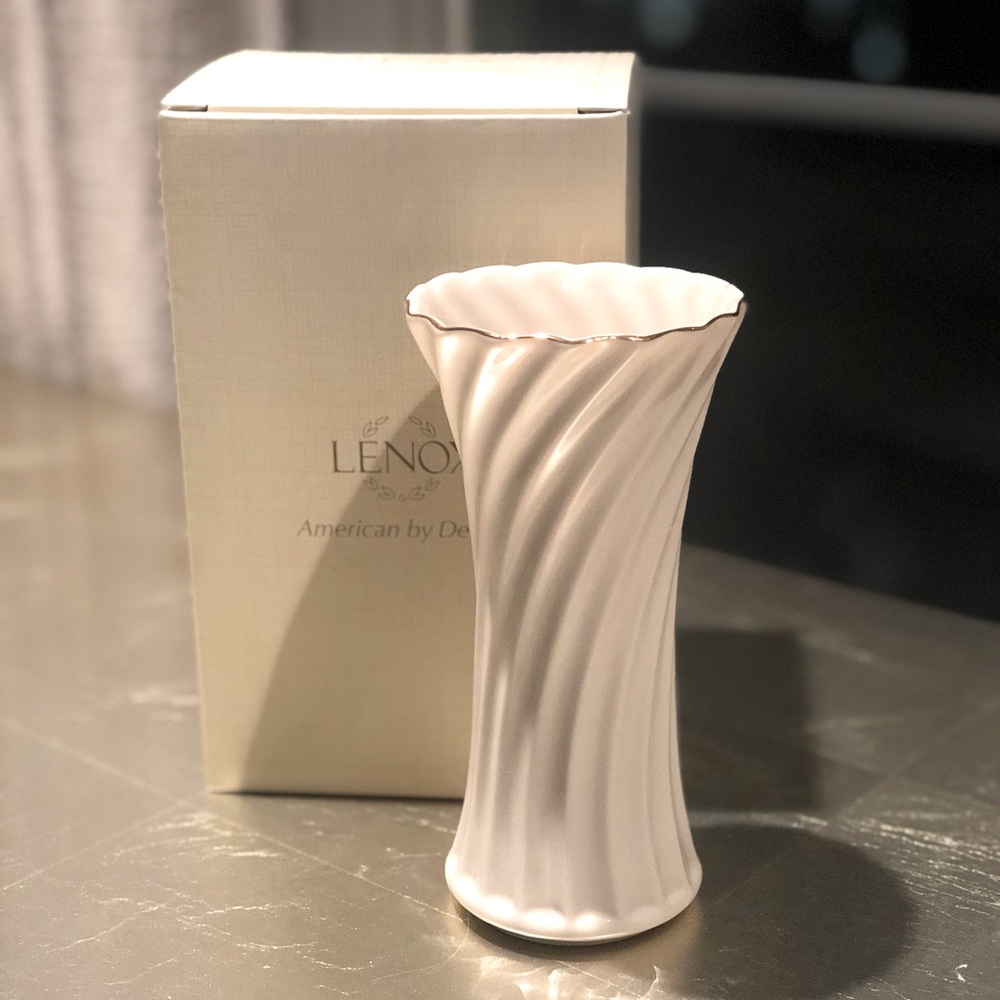 LENOX Flair Spiral Vase